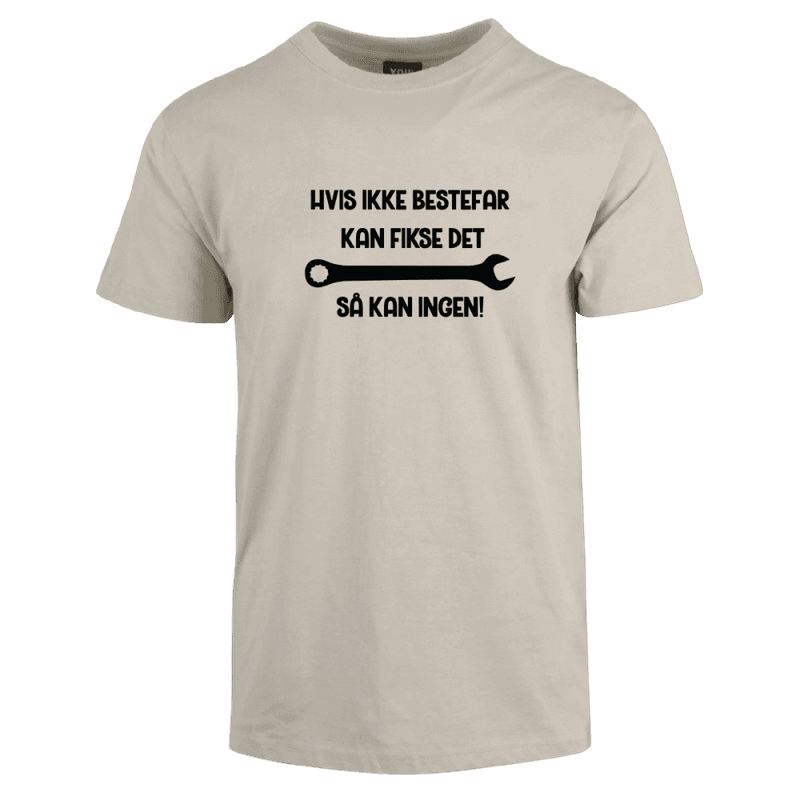 Bestefar fikser T-skjorte